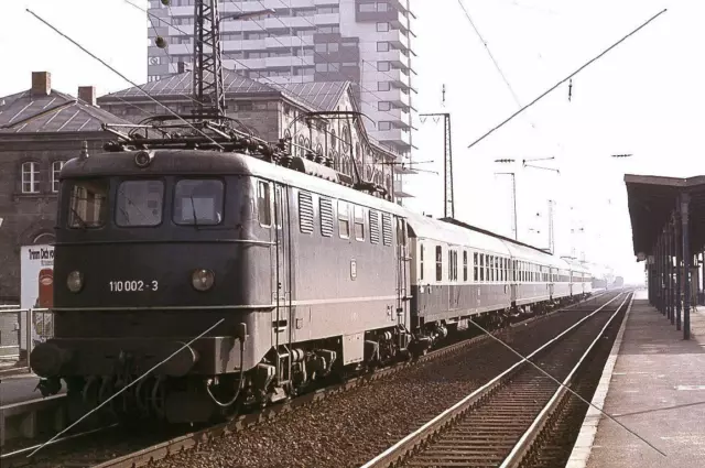 Elektro-Lok-Dia · 110 002 (E10.0) · DB · Hbf. Fürth/Bay. · 1977