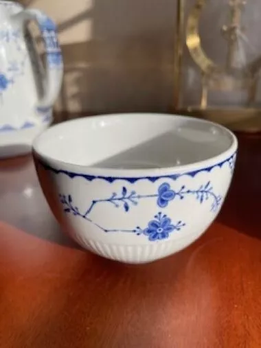 Mason's Denmark Blue Sugar Bowl