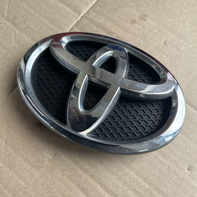 GENUINE TOYOTA FRONT Grille Emblem Badge Fits Yaris 2009 2010 2011 ...