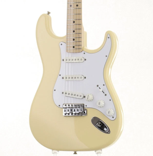 Fender Stratocaster Del 70 Aniversario Con Diapasón De Palisandro Nebula Noir