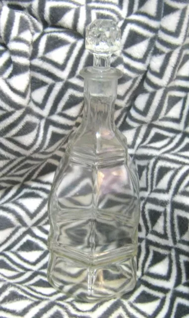 Lovely stylish shaped glass single bottle decanter and stopper approx 10½ ins