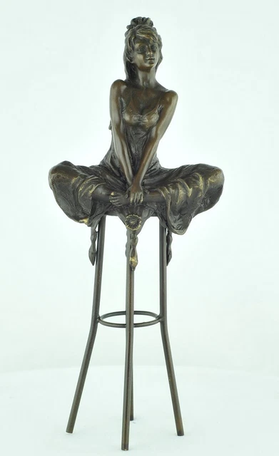 Estatua Damisela Sexy Art Deco Estilo Art Nouveau Estilo Bronce sólido Firmado