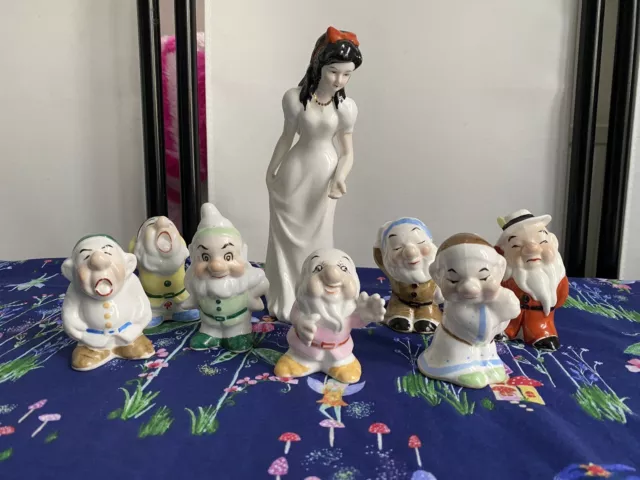 Snow White & The Seven Dwarfs Porcelain Vintage Rare Not Disney Figures