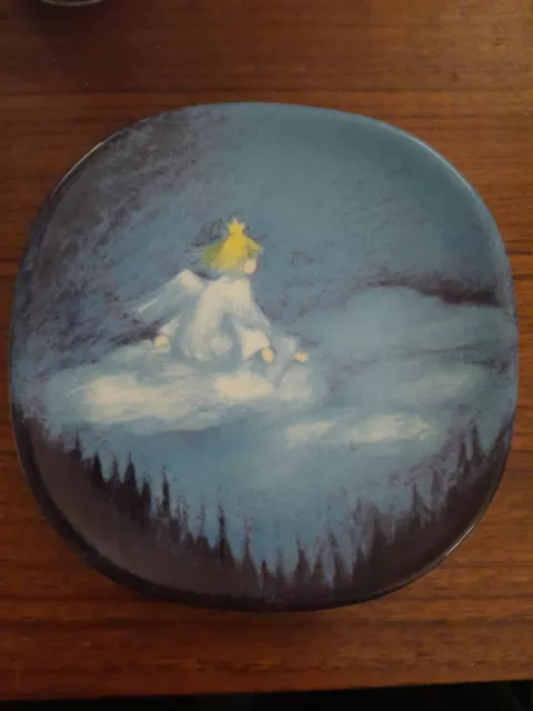 Arabia Finland Give Us Angels display Plate Clouds Display Star Christmas