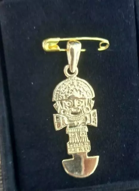 Peruvian tumi pendant made of solid 18k gold