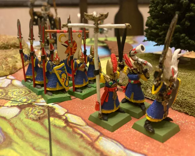 Games Workshop Warhammer Fantasy High Elf Spearmen led by Command Group