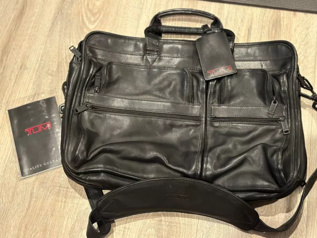Tumi Black Leather Briefcase Laptop Messenger Bag With Shoulder Strap 18x13x2