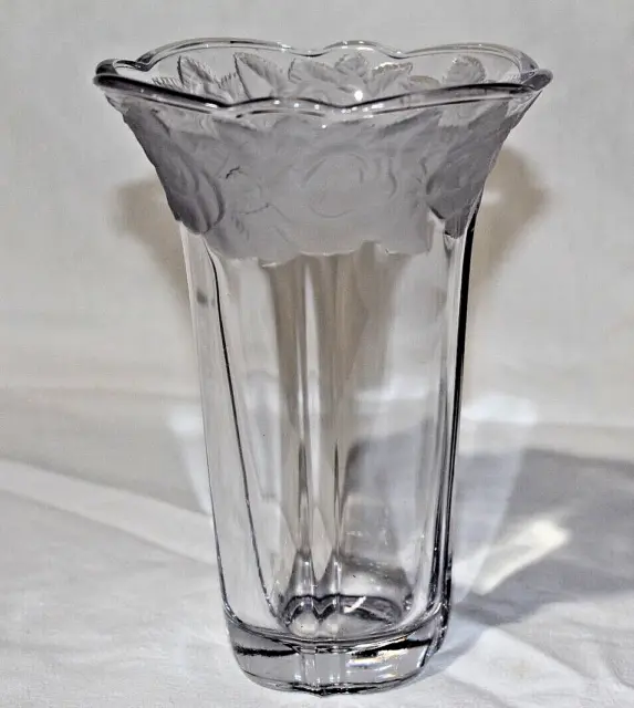 Mikasa Hand Blown Art Deco Winter Rose Clear Crystal Glass Frosted 7 1/2" Vase