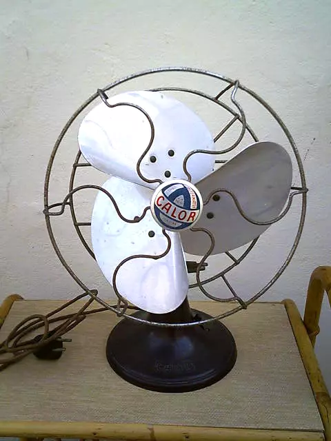 Ancien ventilateur en bakélite, Calor de 1949