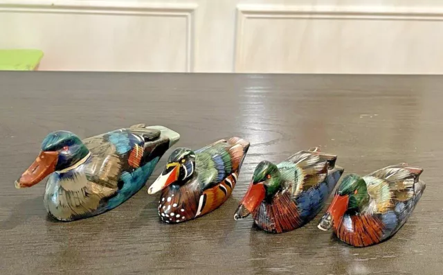 https://www.picclickimg.com/NrUAAOSwFf1i-ur9/VTG-Miniature-Hand-Painted-Wood-Ducks-Decoy-Vintage.webp