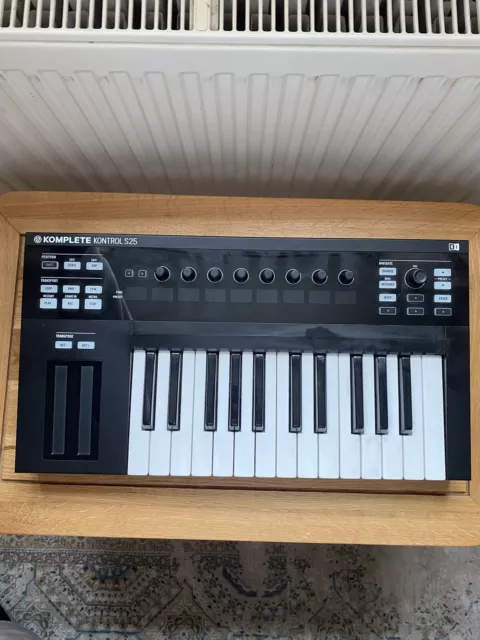 Komplete Kontrol S25 - Native Instruments MIDI Keyboard Controller