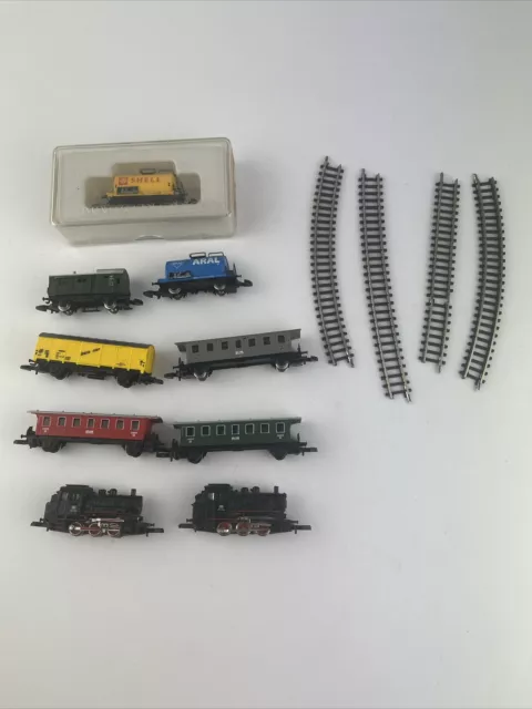 #104 Märklin Spur Z Konvolut Lokomotive & Wagons mit Gleisen