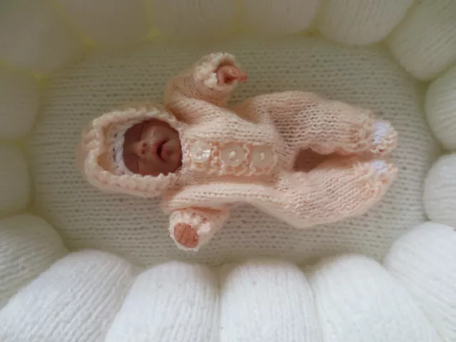 Hand Knitted 4/5" Ooak Sculpt Baby Doll Set.