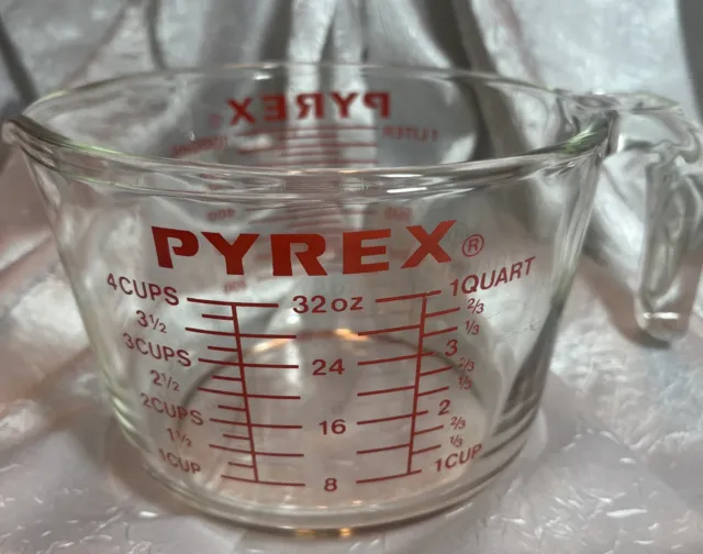 Vintage Pyrex Glass 4 Cup 1 Qt 32 oz, 1 Liter 100 ml, J Handle Measuring Cup #26