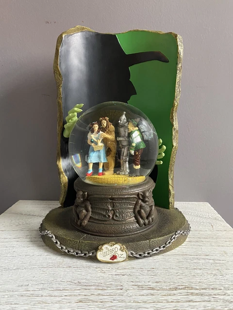 THE SAN FRANCISCO Music Box Company Wizard of Oz snow globe music box