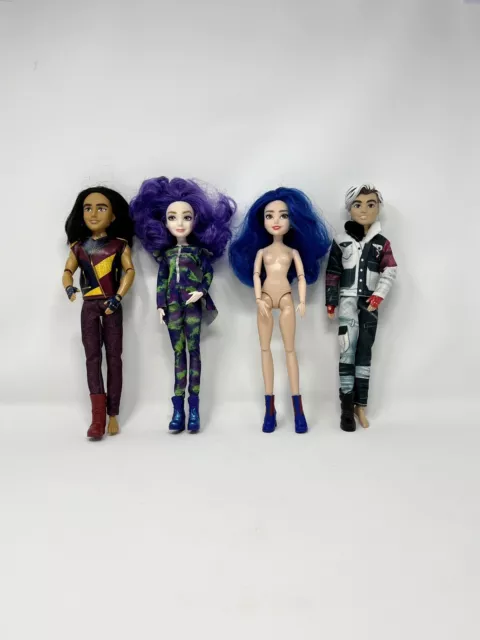 Disney Descendants Descendants 3 Isle of the Lost Collection Doll 4-Pack  Jay, Mal, Evie Carlos Hasbro Toys - ToyWiz