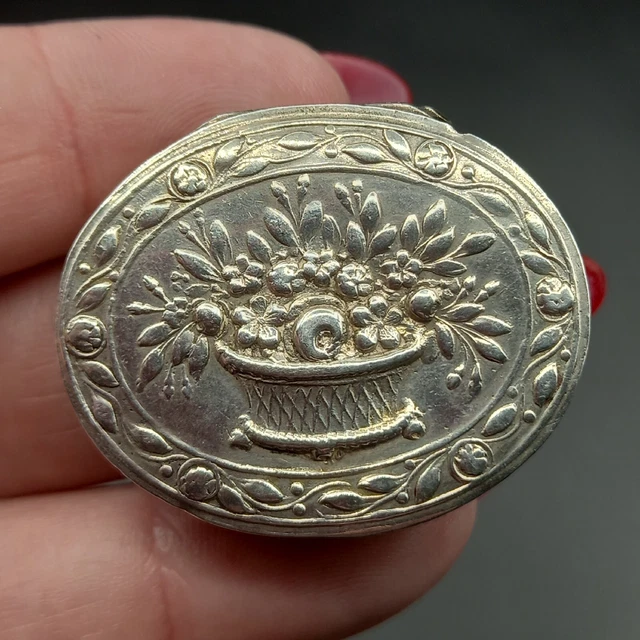 Vintage? Antique Silver Repousse Basket Of Flowers Pill Box 15g Signed