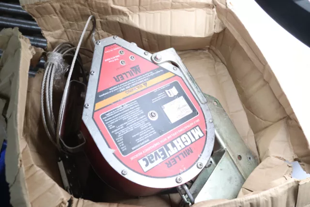 Miller MightEvac MR100SB-Z7 Series Self-Retracting Lifeline MR100SB-Z7/100FT