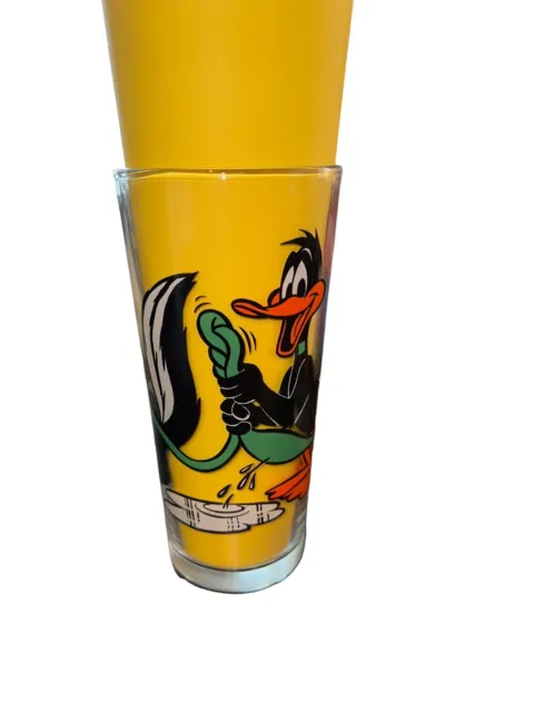 Pepsi Collector Series Pepe Le Pew Daffy Duck Looney Tunes Drinking