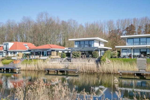 Schöne Villa am Wasser, mit Verbindung nach Veluwemeer