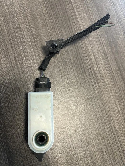 84375398 FRONT GRILLE Active Aero Shutters for Buick Cadillac Chevrolet