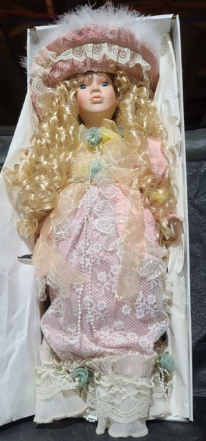 Duck House Heirloom Dolls NIB D18-579 Ivana Limited Edition with Original Box