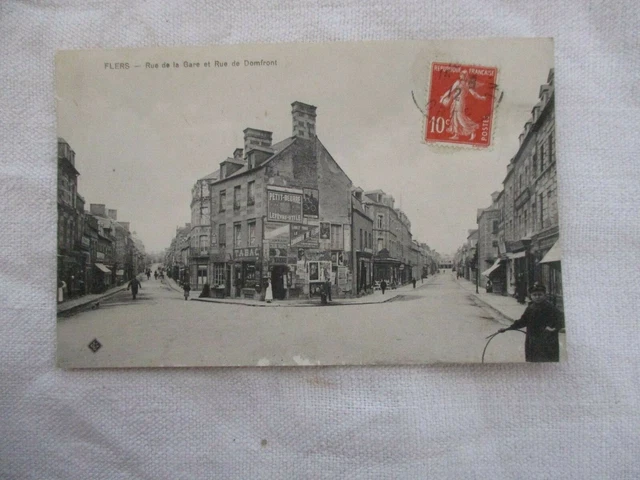 Cpa Orne 61 Flers Rue De La Gare Et Rue De Domfront