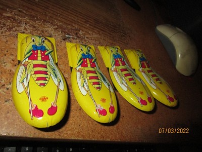 Vintage Grasshopper Tin Litho Clicker Noise Maker US Metal Toy Mfg. Co. Lot (4)