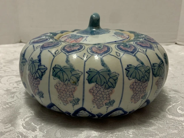 Oriental Handmade Ancient Dragon Handle Off White Glaze Ceramic Vase ws4562S Oriental Handmade Ancient Dragon Handle Off White Glaze Ceramic Vase ws4562S