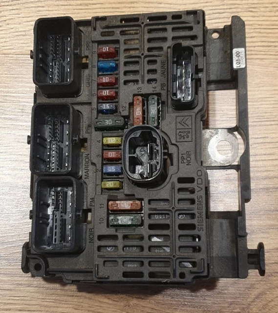 CITROEN PEUGEOT ECU Fusebox Fuse Box Under 9656005580 BsmL0100