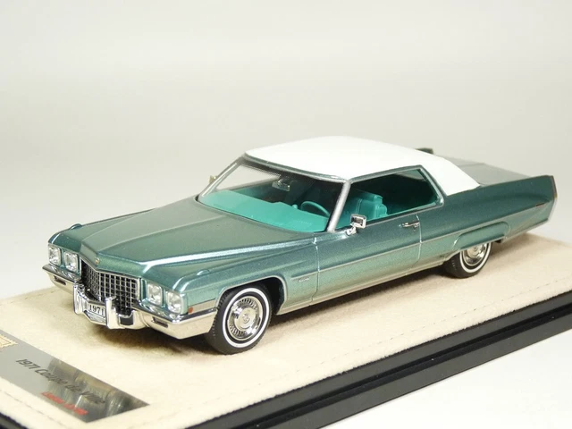 Stamp-Models Cadillac Sedan De Ville 1983 Argent 1/43 - STM83502