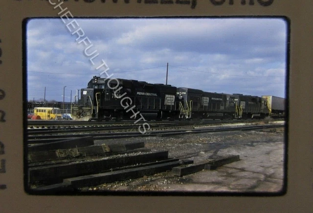 Original '74 Kodachrome Slide PC Penn Central 7804 GP38 Sharonville, OH   34P43