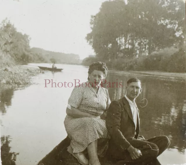 Couple dans une barque c1950 Photo Plaque de verre Stereo Vintage V15L34n18