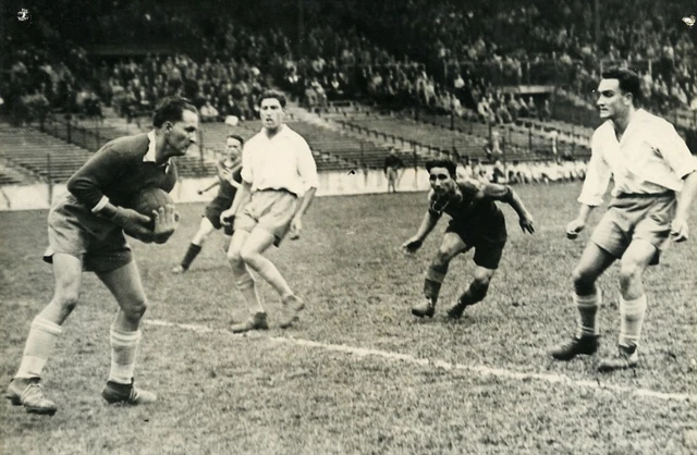 FRANCE SOCCER FOOTBALL Parc de Princes Match Red Star 2 Roubaix 0 Old Photo 1947 EUR 19,20 - FR