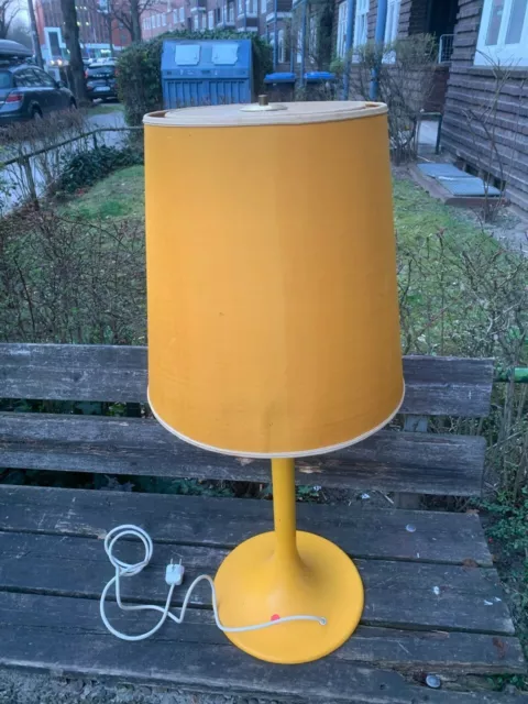 70er Kaiser Leuchten Tischlampe Stehlampe Tulip Fuß gelb Metall '70s Lounge Ära