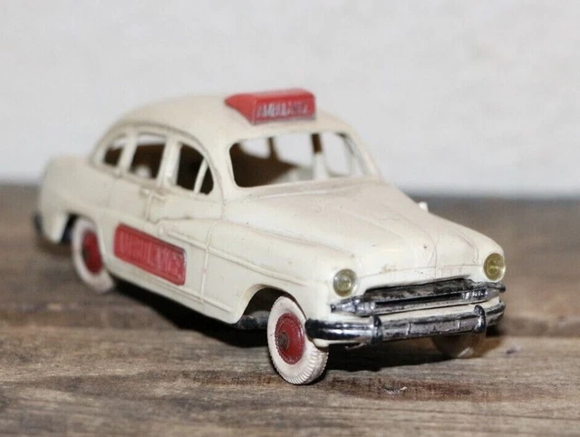Miniature Norev – Ford Vedette 54 Ambulance – 1957 – Bon état