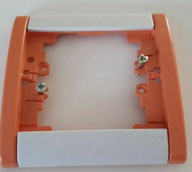Enjoliveur Legrand SAGANE Silex Jean 85020 + Prise 2P+T - Occasion, Bon état