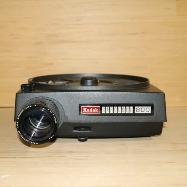 Kodak Carousel Model 800 Slide Projector w/Bulb, Zoom lens, Carousel and remote