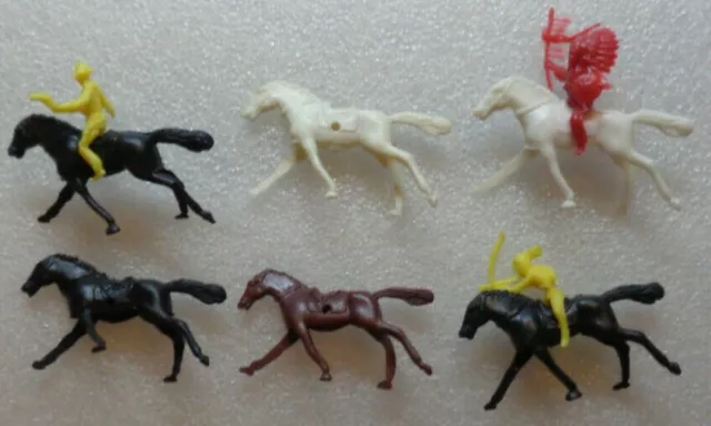 6x alte Mini Figur ~ INDIANER AUF PFERD ~ Cowboy + Pferde ca.1970er Kaugummi?