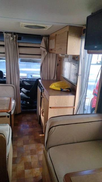 vendo motorhome Arca in buone condizioni motorizzazione 2500aspirato km.194.870 vendo motorhome Arca in buone condizioni motorizzazione 2500aspirato km.194.870