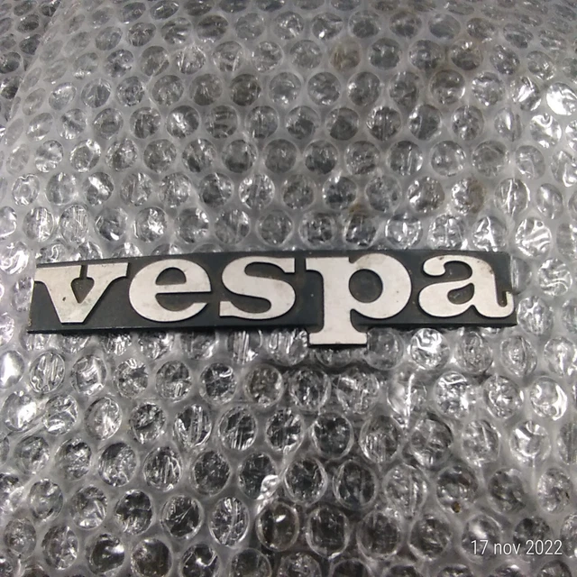 Autocollant 3D Vespa Autocollant 3D Kascade VE-114 Pour Vespa Piaggio - Logo Carbone Design - 34-45mm Décoration Scooter