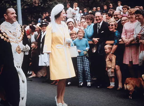 Queen Elizabeth II visits the Town Hall in Sydney 1970 OLD PHOTO