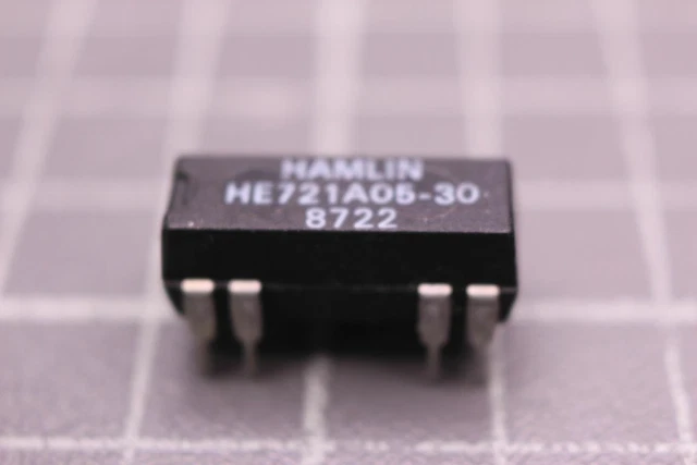 Lot De 10 Relais HAMLIN HE221A0550 - SPST, 500mA, 5V - Pour Projets électroniques - Pièce Rare