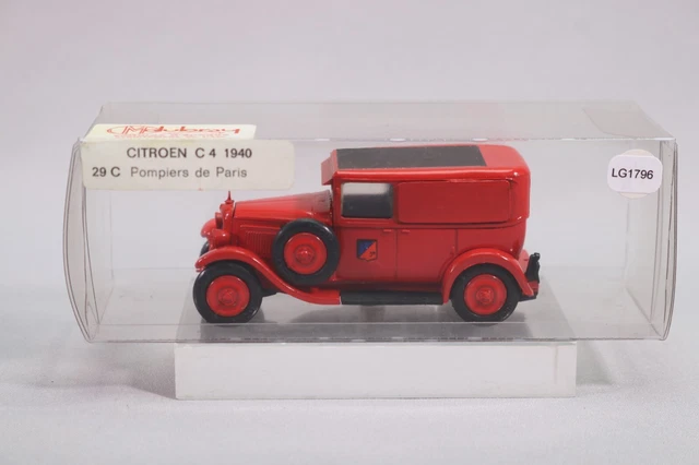 CITROEN C4 POMPIERS DE PARIS 1940 par DUBRAY