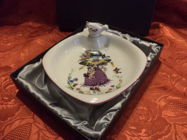 ANCIENNE ASSIETTE DE Bebe Complete Le Chat Botte Porcelaine De France