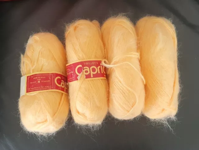 Twilleys Capricorn 4 X 100G Balls Fluffy Nylon Acrylic Yellow