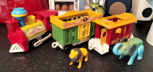 Vintage Fisher Price Toot Toot Circus Train With 2 Animals Lion Elephant 991 2