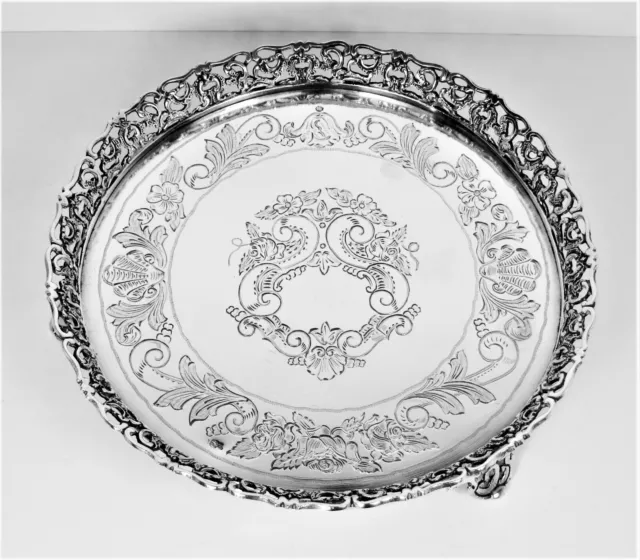 Salver / tray three feet very beautiful engraved work solid silver