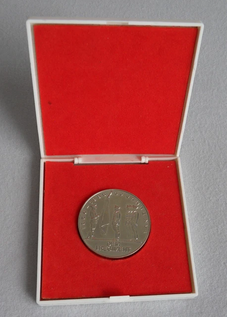 DDR MEDAILLE Münze 30 Jahre NVA, &amp;quot;Dem 1. Regiment&amp;quot; mit orig. Schachtel ...