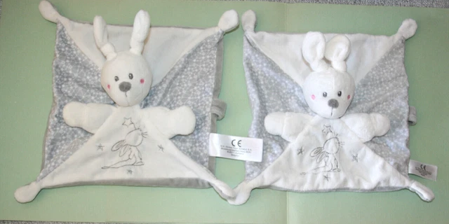 Simba Toys 2 Doudou Lapin Plat Blanc Gris Etoiles Attache Tetine Kom9 2